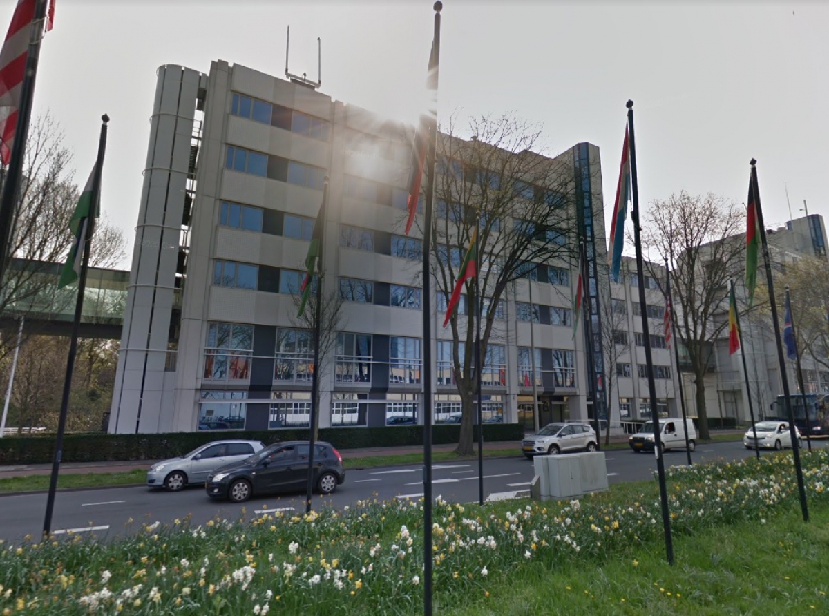 Holandia/ Demonstranci zdarli flagę z masztu przed ambasadą Izraela w Hadze