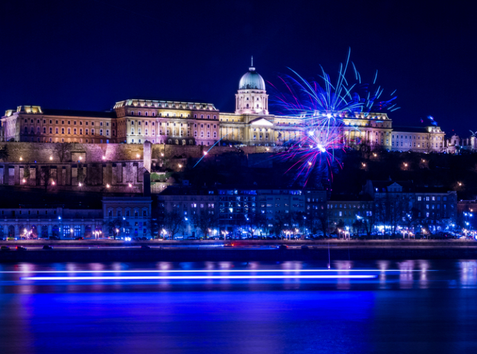 Węgry/ Z powodu pandemii koronawirusa odwoływane są imprezy noworoczne