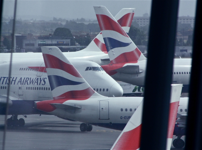 W. Brytania/ Lotnisko Heathrow zmienia rozkłady, by samoloty nie zakłócały pożegnania królowej